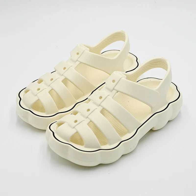 Hvorfor blir romerske tøfler fottøytrenden alle snakker om?